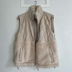Abercrombie and Fitch Cropped Two Tone Sherpa Vest